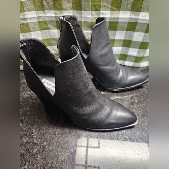 Steve Madden Black Leather Block Heel Ankle Zip Boots WOMEN'S SIZE: 9 M - Picture 2 of 10